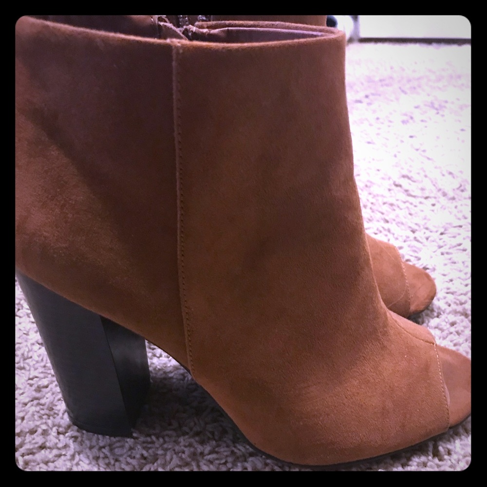 Adores camel colored booties